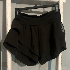 Rae Dunn Finesse Layered Short. NWT. US Small.